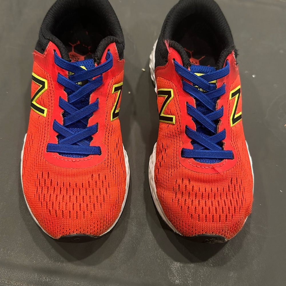 GUC new balance sneakers red and blue